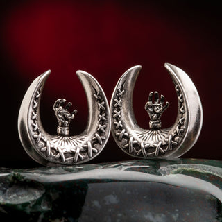 Zinc Alloy Open Top Plug with Stitches and Hand