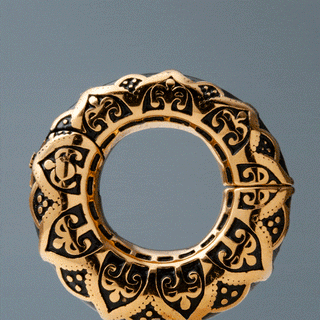 Steel Circle Hangers with Fleur-de-lis Pattern